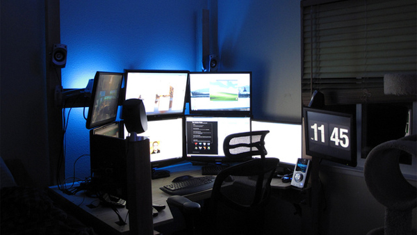 multi-monitor-gaming-setup-9.jpg
